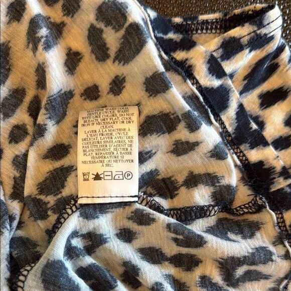 A.L.C. Women's  Leopard Print Short Sleeve Top slightly Cropped size Small - Picture 7 of 8